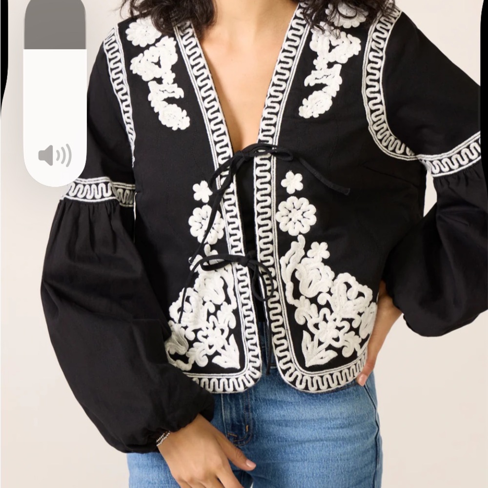 EverEve Avec Les Filles Black and White Embroidered Tie Front Jacket Top XS